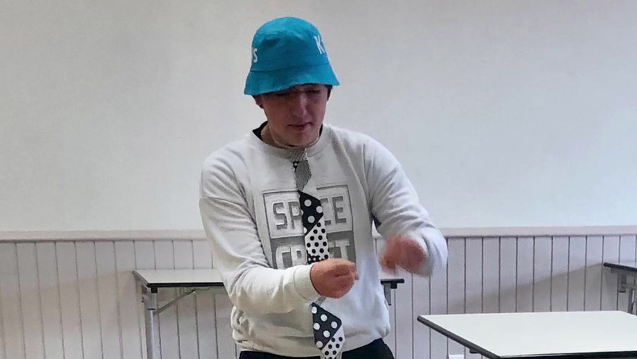 Les ados chapeaux